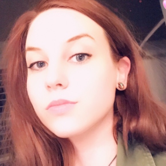 Meet your Posher, Emma - Picture 1 of 1